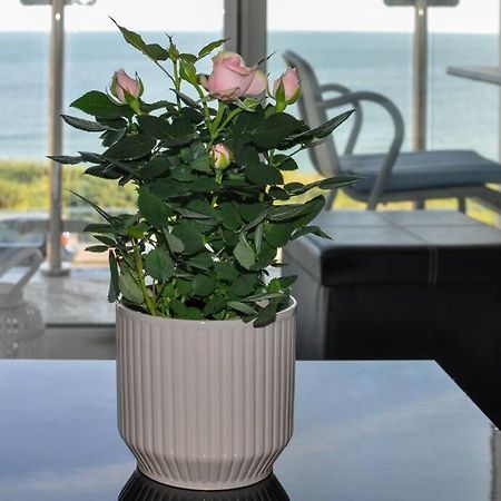 Soho Beach Apartment With Fabulous Sea View And 2 Minutes To The Beach With Free Parking And Netflix Bournemouth Exterior photo